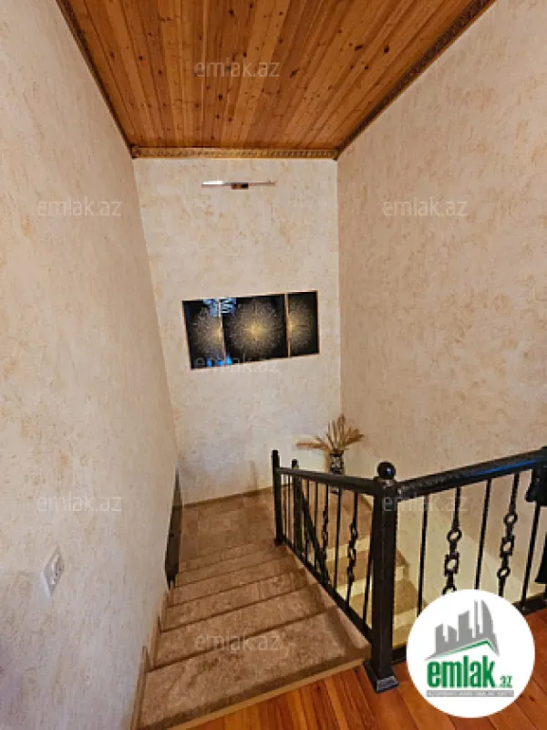 Satılır 4 otaqlı həyət evi 200 m²