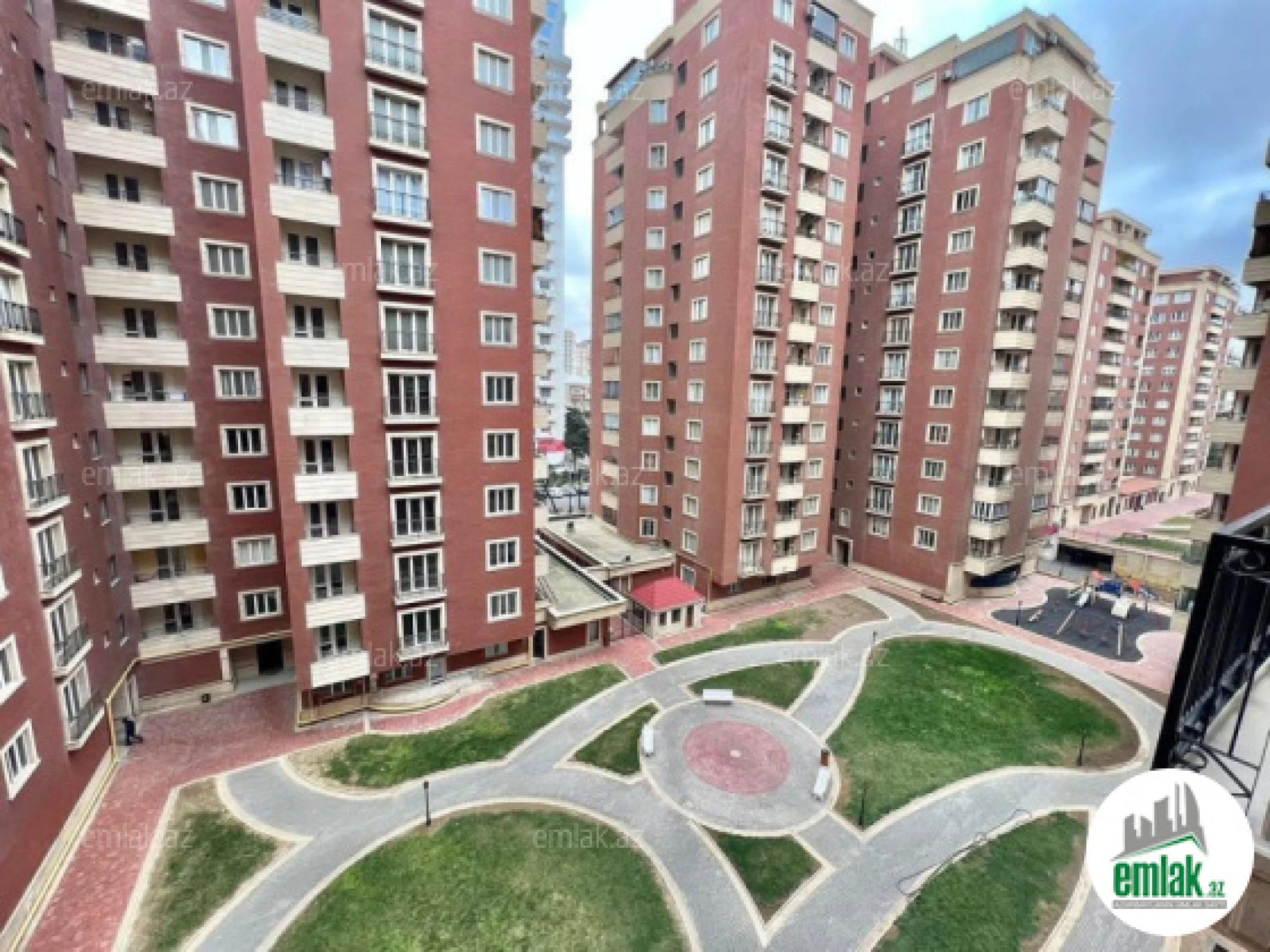 Satılır 4 otaqlı yeni tikili 190 m²