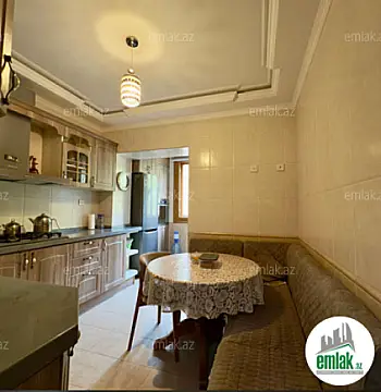 Satılır 4 otaqlı köhnə tikili 110 m²