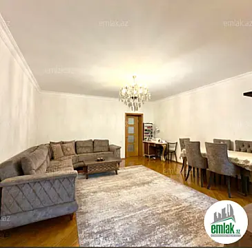 Satılır 4 otaqlı köhnə tikili 110 m²