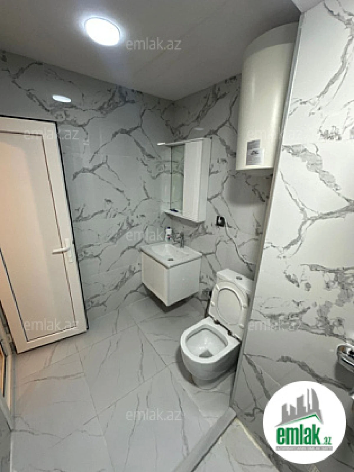 Satılır 2 otaqlı köhnə tikili 55 m²