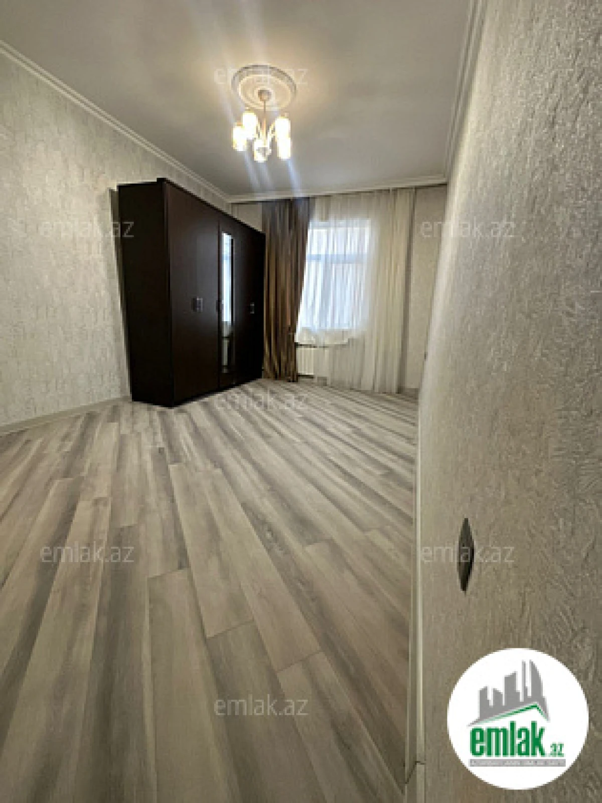 Satılır 2 otaqlı köhnə tikili 55 m²