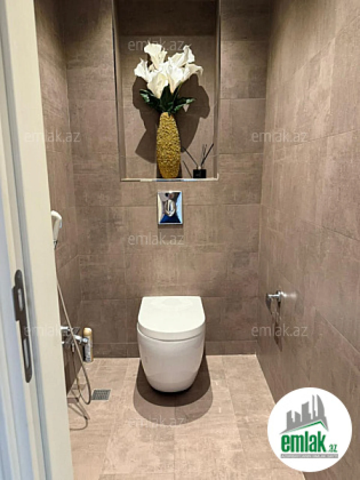 Satılır 3 otaqlı yeni tikili 115 m²