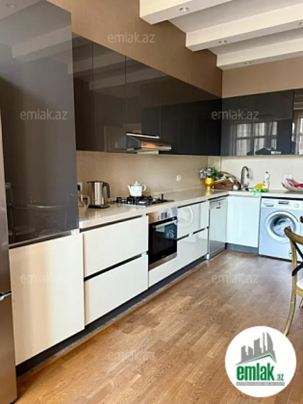 Satılır 3 otaqlı yeni tikili 115 m²