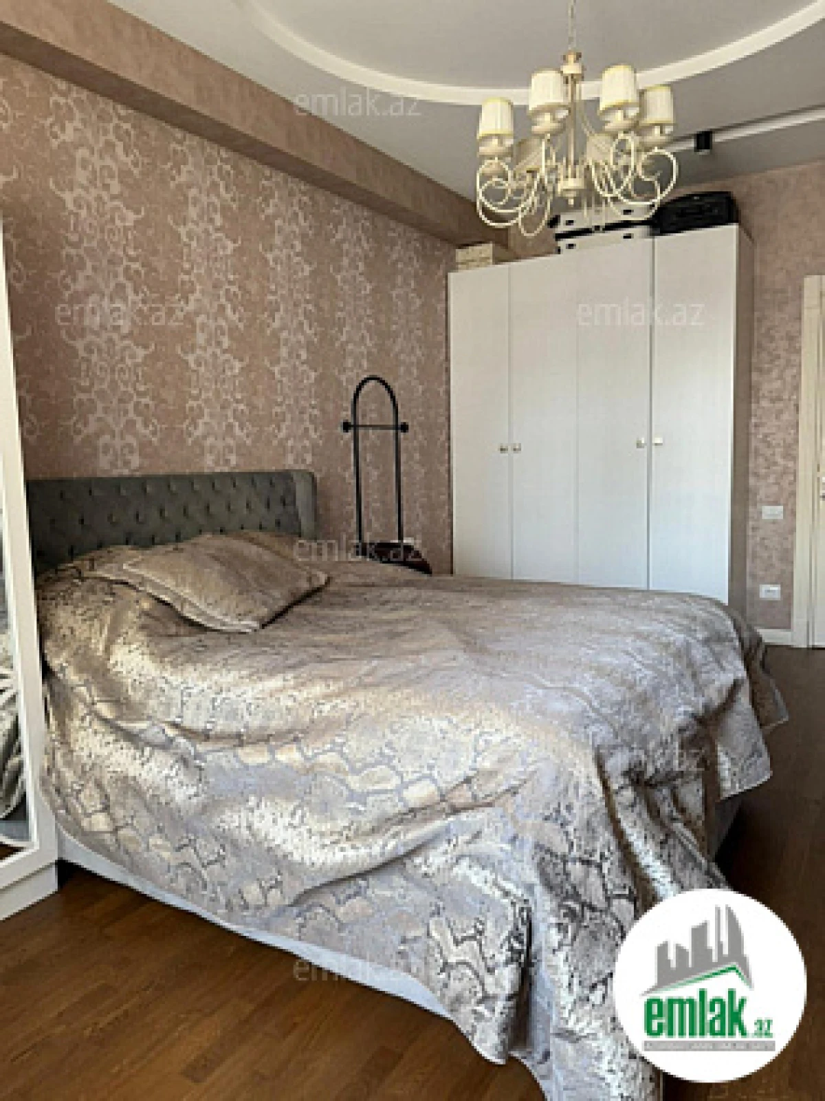 Satılır 3 otaqlı yeni tikili 115 m²