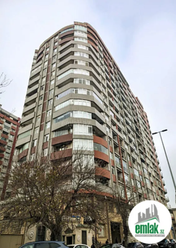 Satılır 3 otaqlı yeni tikili 175 m²