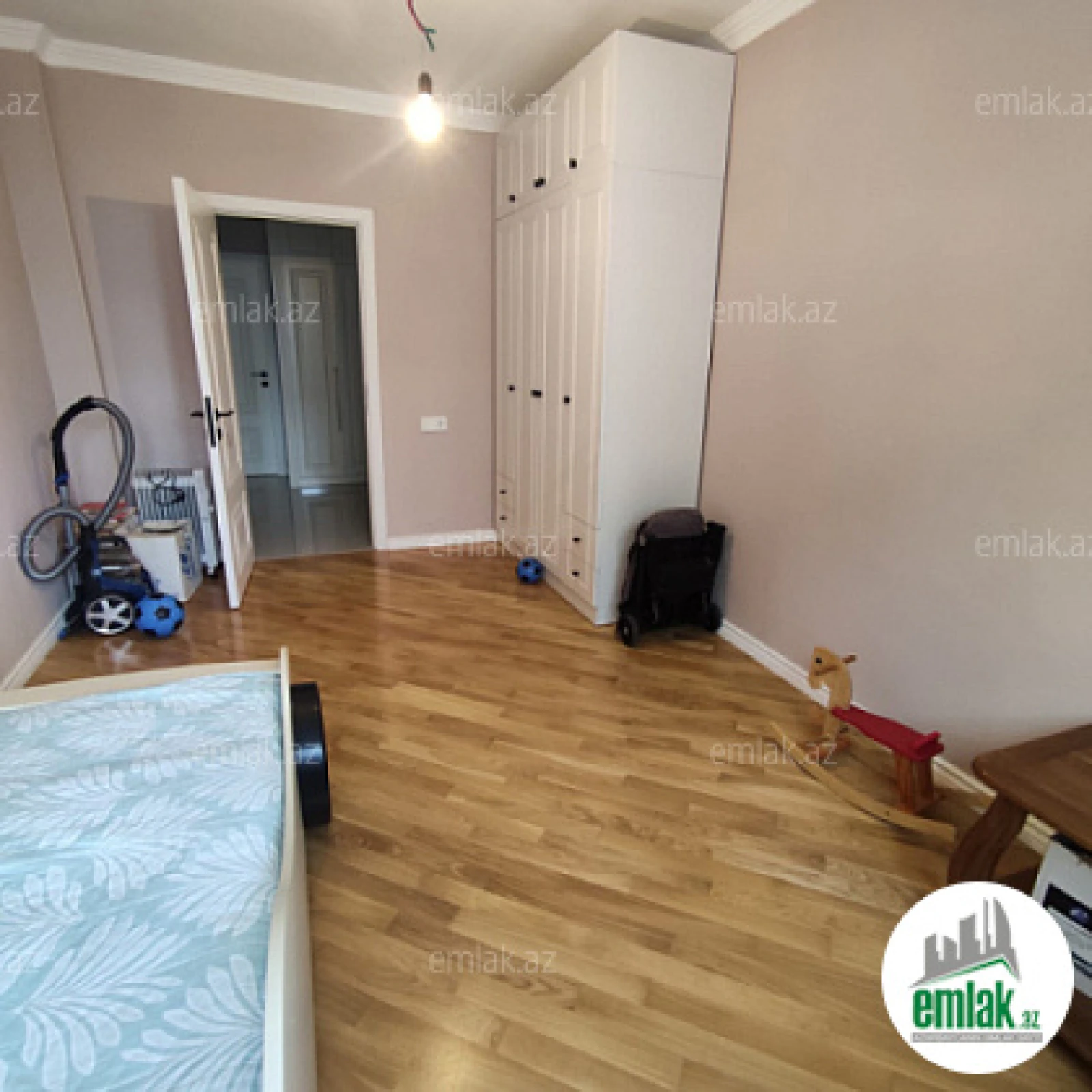 Satılır 3 otaqlı köhnə tikili 80 m²