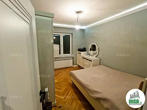 Satılır 3 otaqlı köhnə tikili 80 m²