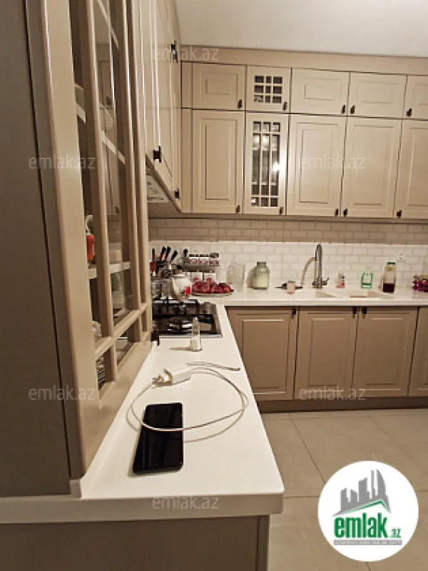 Satılır 3 otaqlı köhnə tikili 80 m²