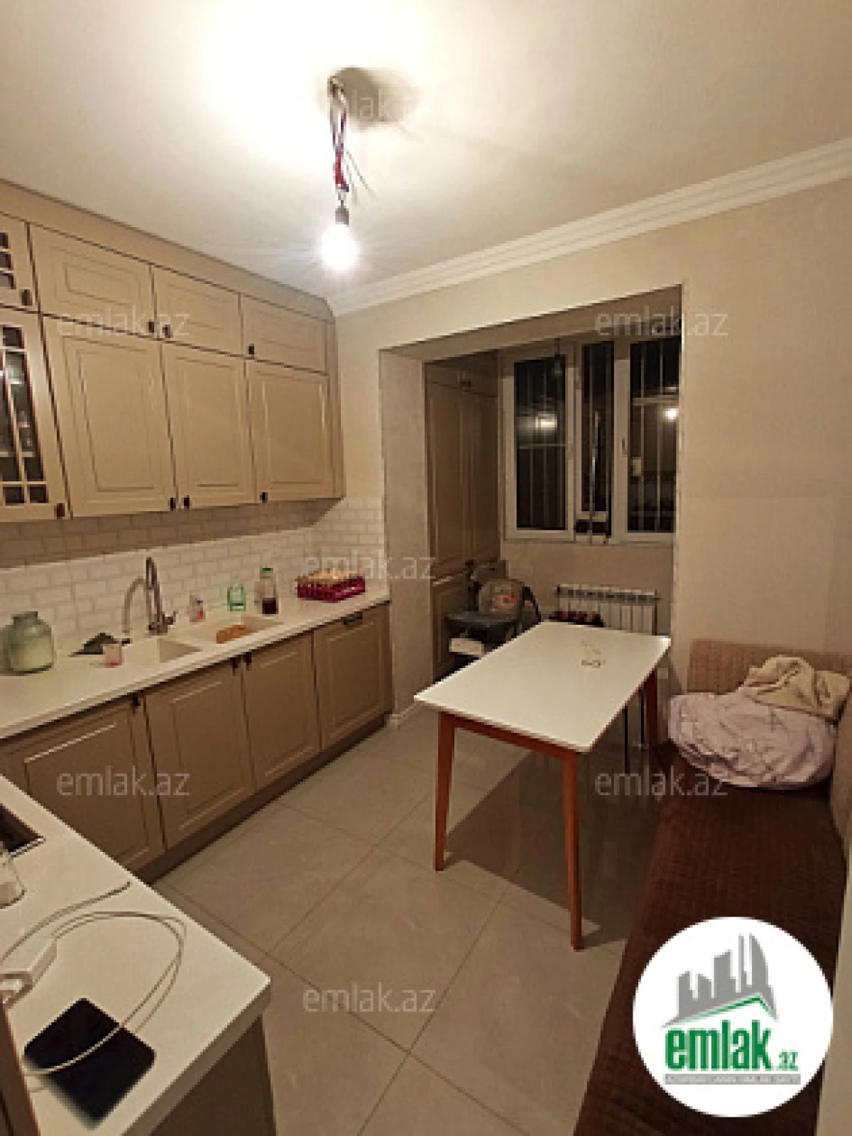 Satılır 3 otaqlı köhnə tikili 80 m²