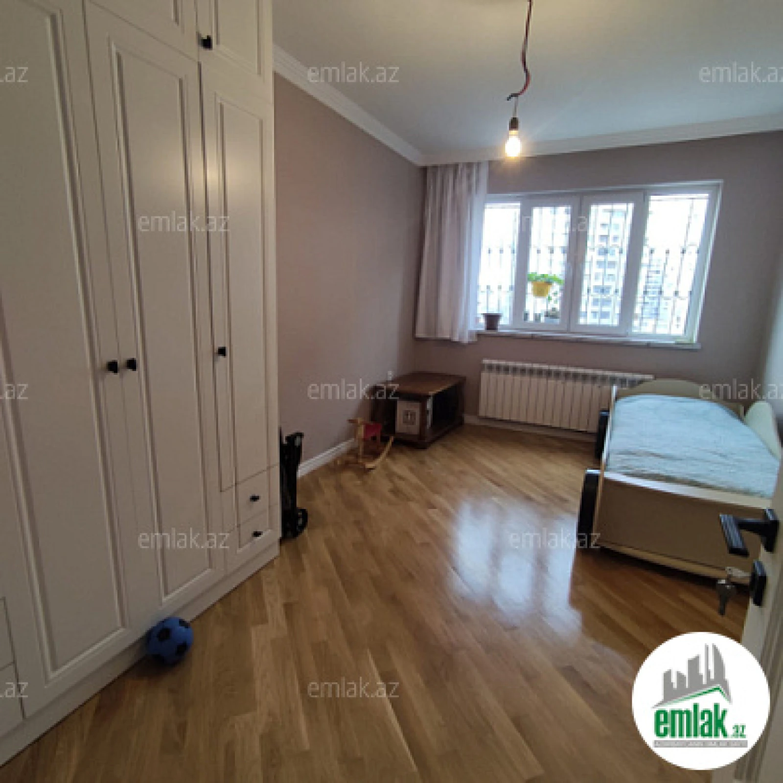 Satılır 3 otaqlı köhnə tikili 80 m²
