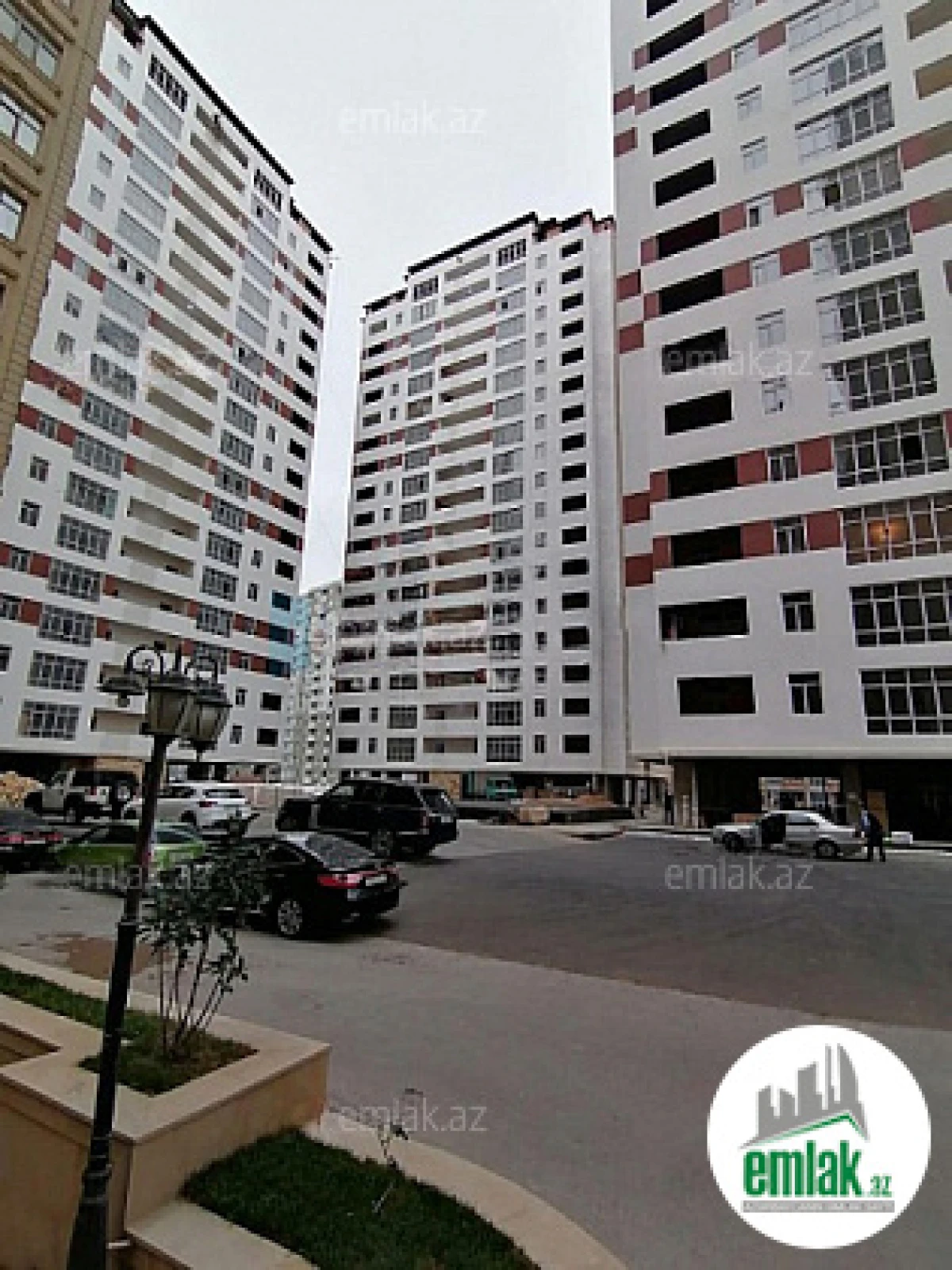 Satılır 3 otaqlı yeni tikili 125 m²