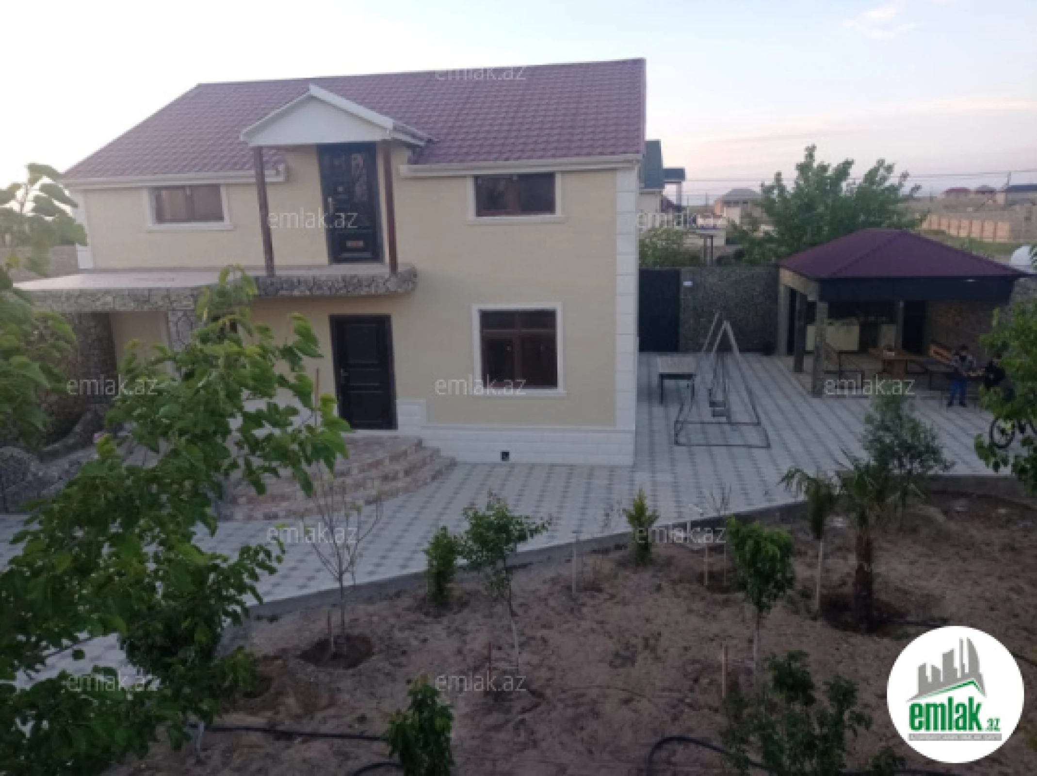 Satılır 7 otaqlı həyət evi 165 m²