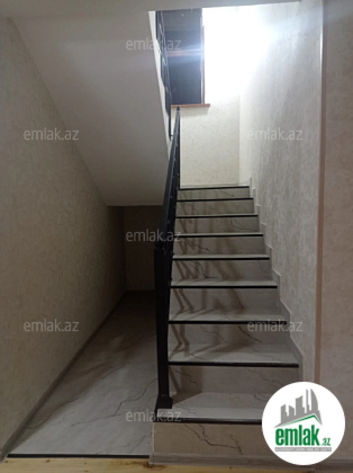 Satılır 7 otaqlı həyət evi 165 m²