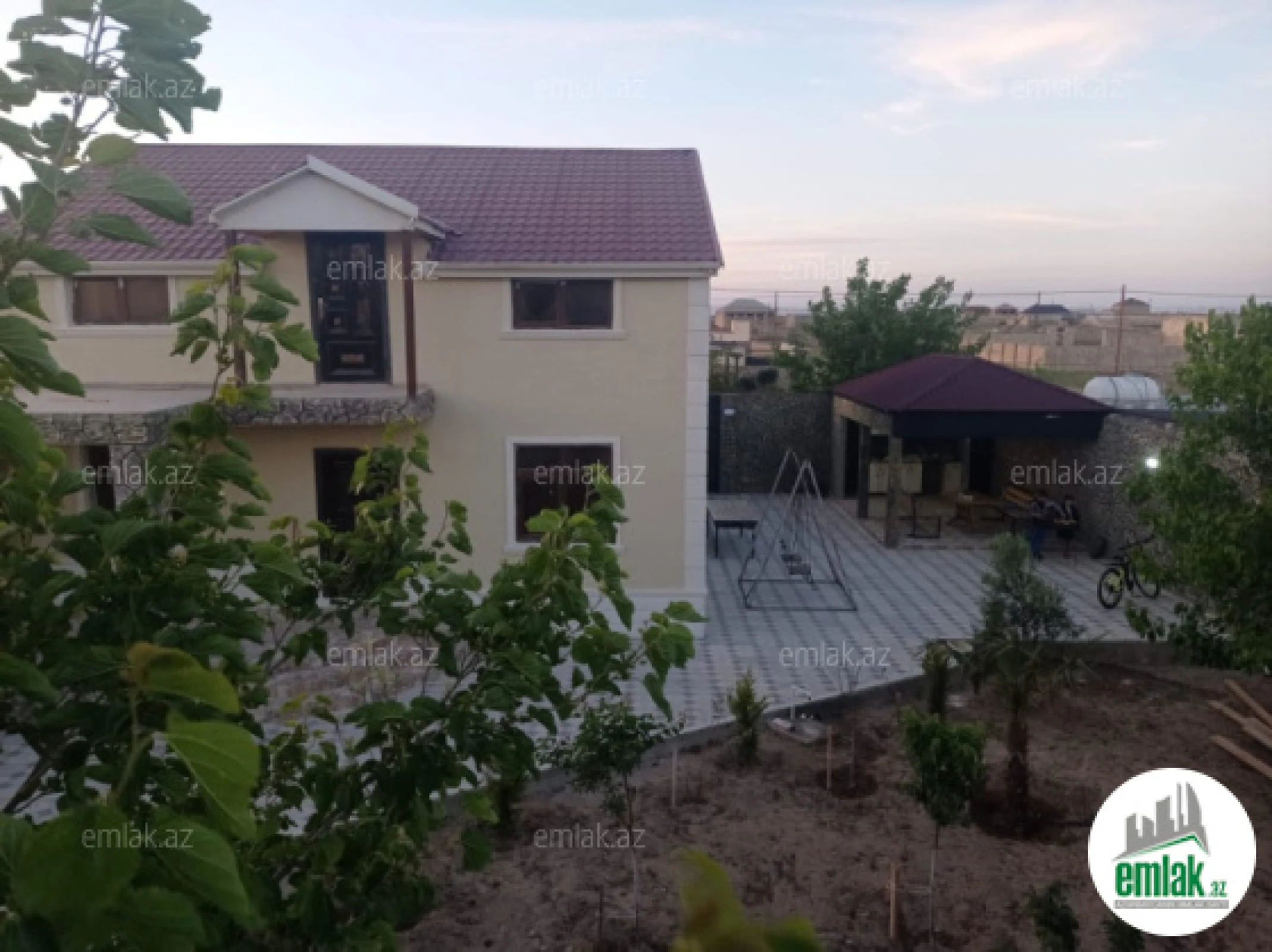Satılır 7 otaqlı həyət evi 165 m²