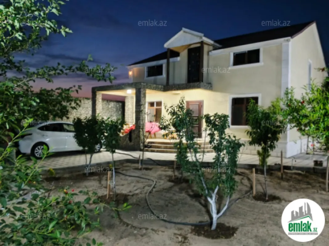 Satılır 7 otaqlı həyət evi 165 m²