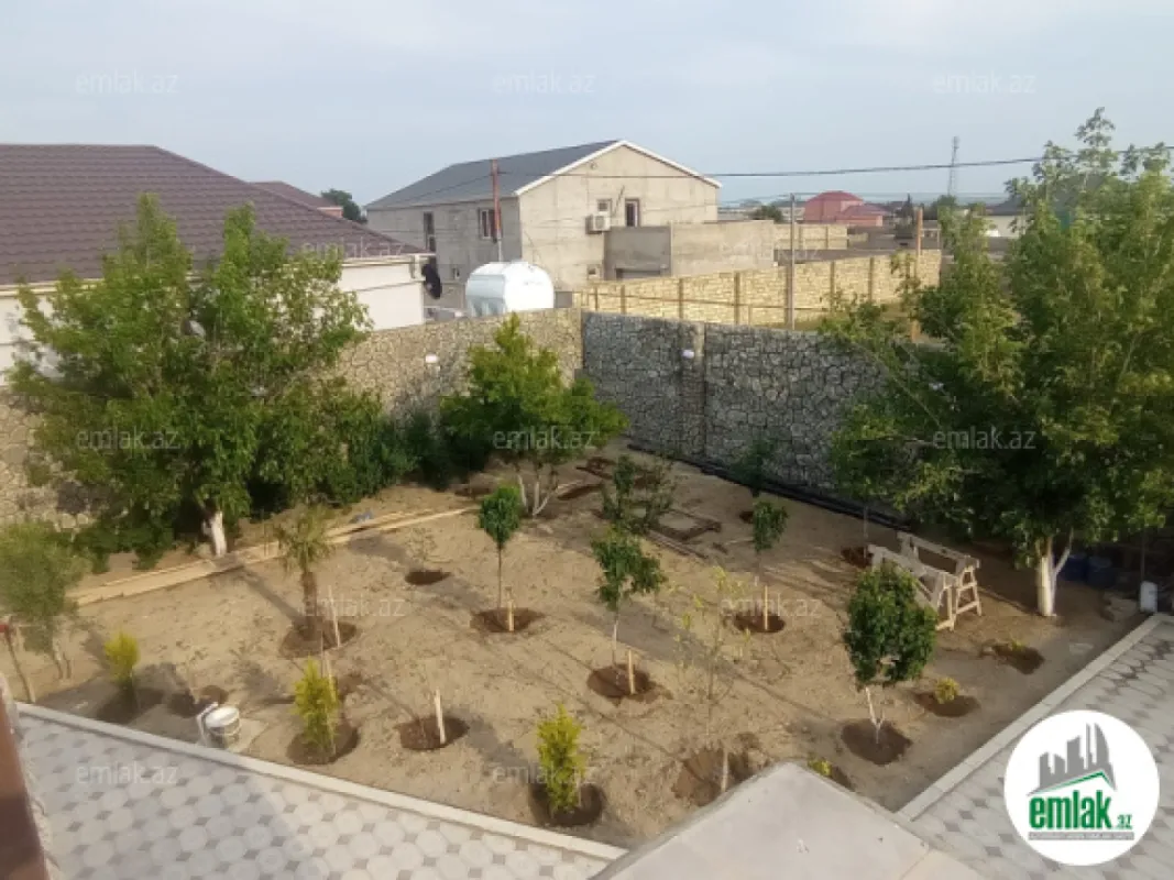 Satılır 7 otaqlı həyət evi 165 m²