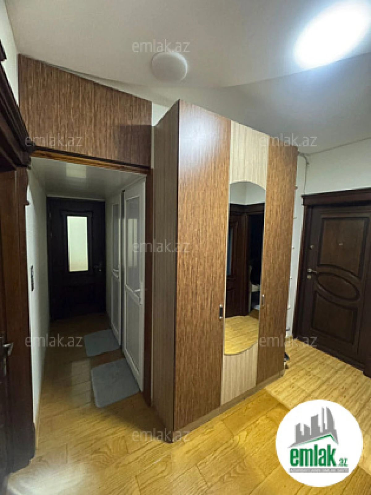 Satılır 4 otaqlı köhnə tikili 110 m²