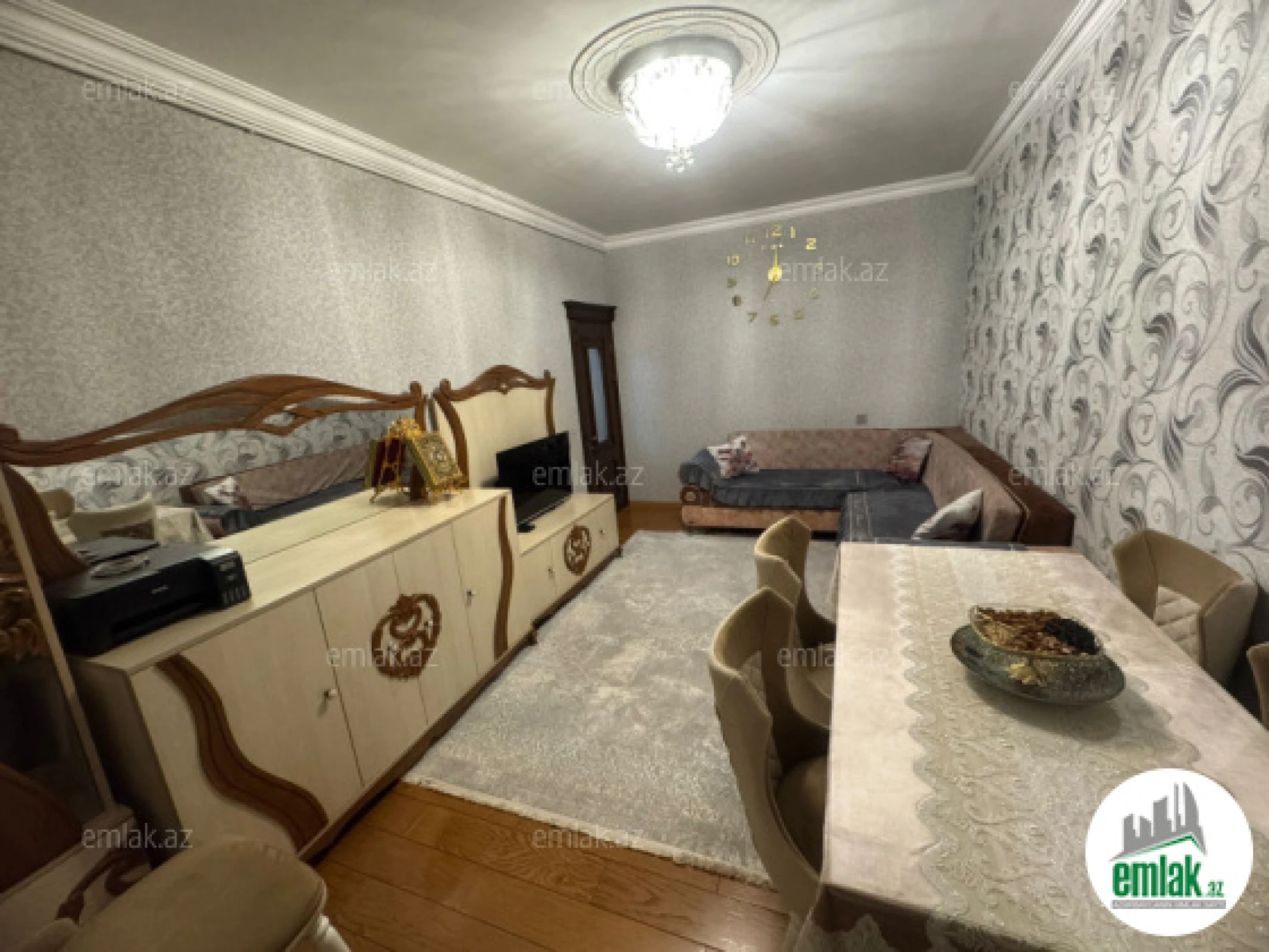 Satılır 4 otaqlı köhnə tikili 110 m²