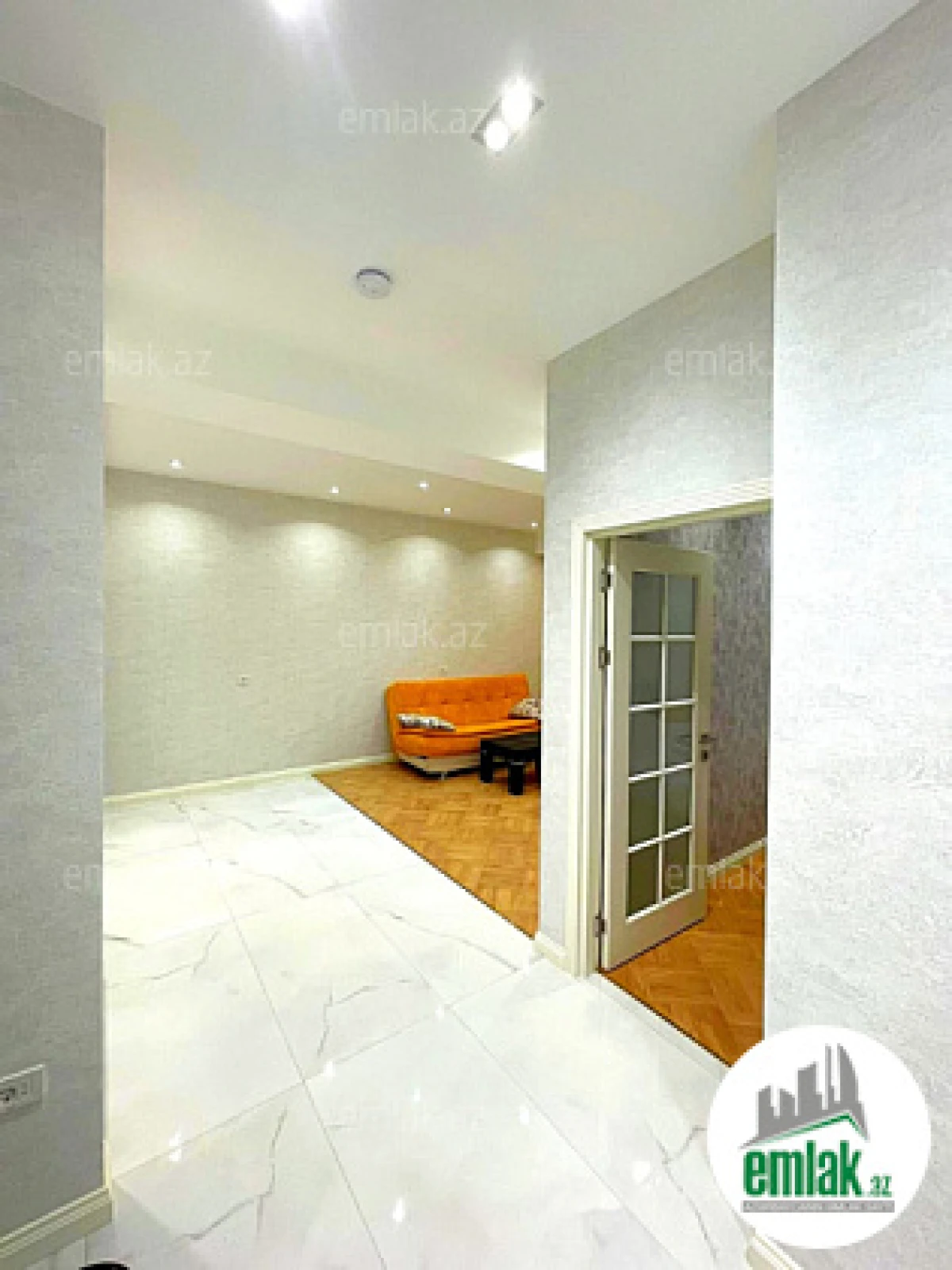 Satılır 2 otaqlı yeni tikili 70.5 m²