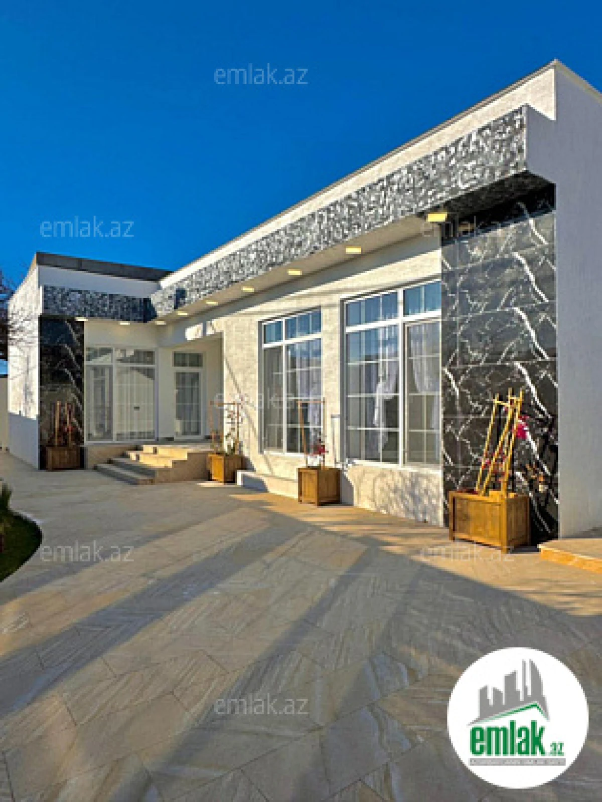 Satılır 5 otaqlı mənzil 180 m²