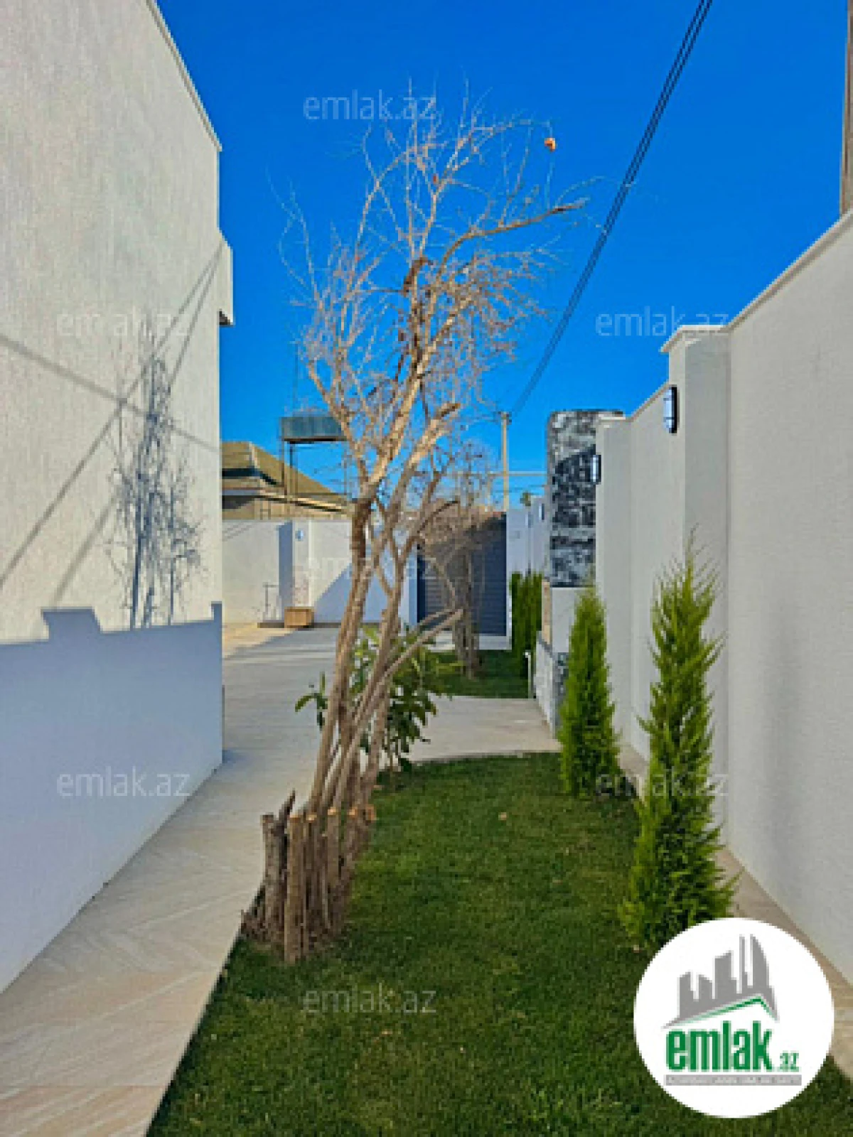 Satılır 5 otaqlı mənzil 180 m²