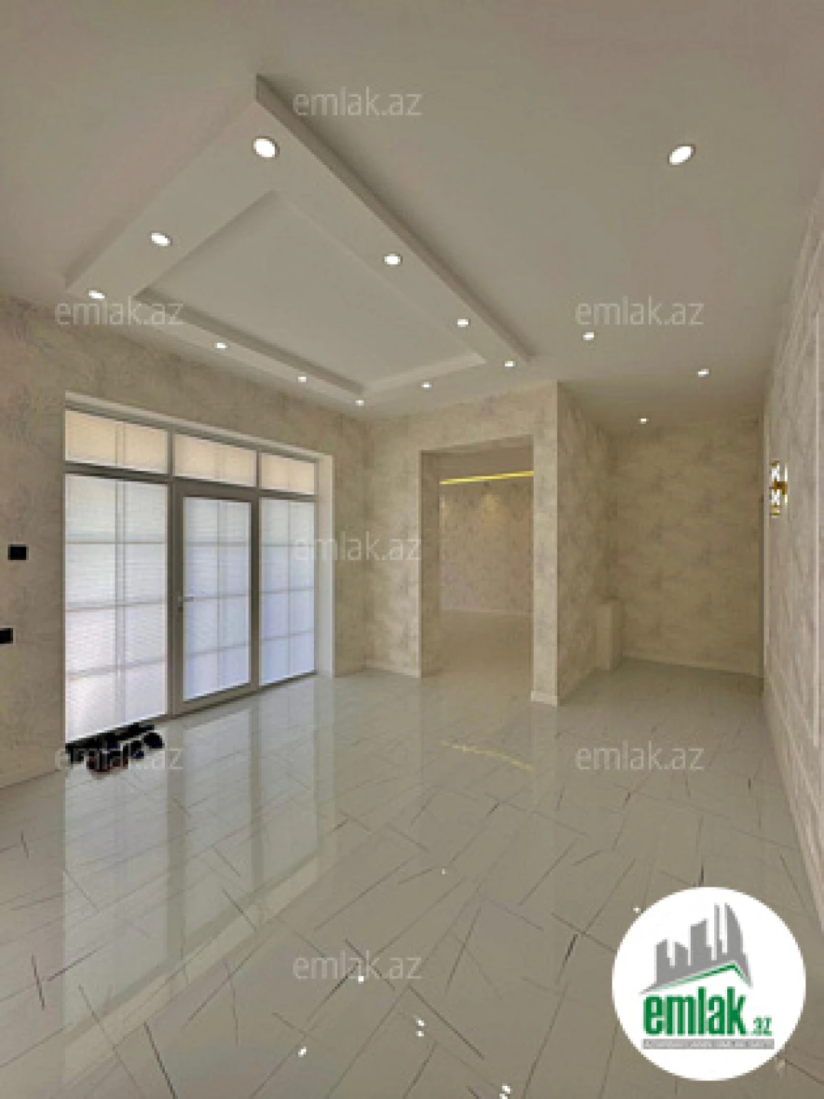 Satılır 5 otaqlı mənzil 180 m²