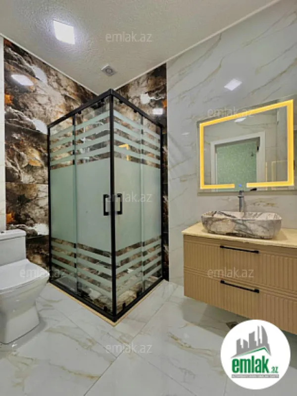 Satılır 5 otaqlı mənzil 180 m²