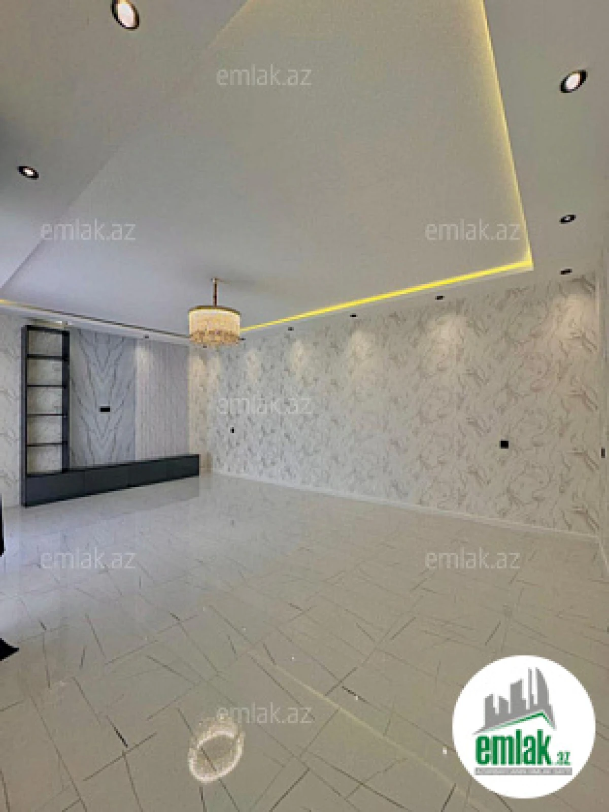 Satılır 5 otaqlı mənzil 180 m²