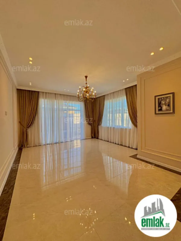 Satılır 4 otaqlı mənzil 180 m²