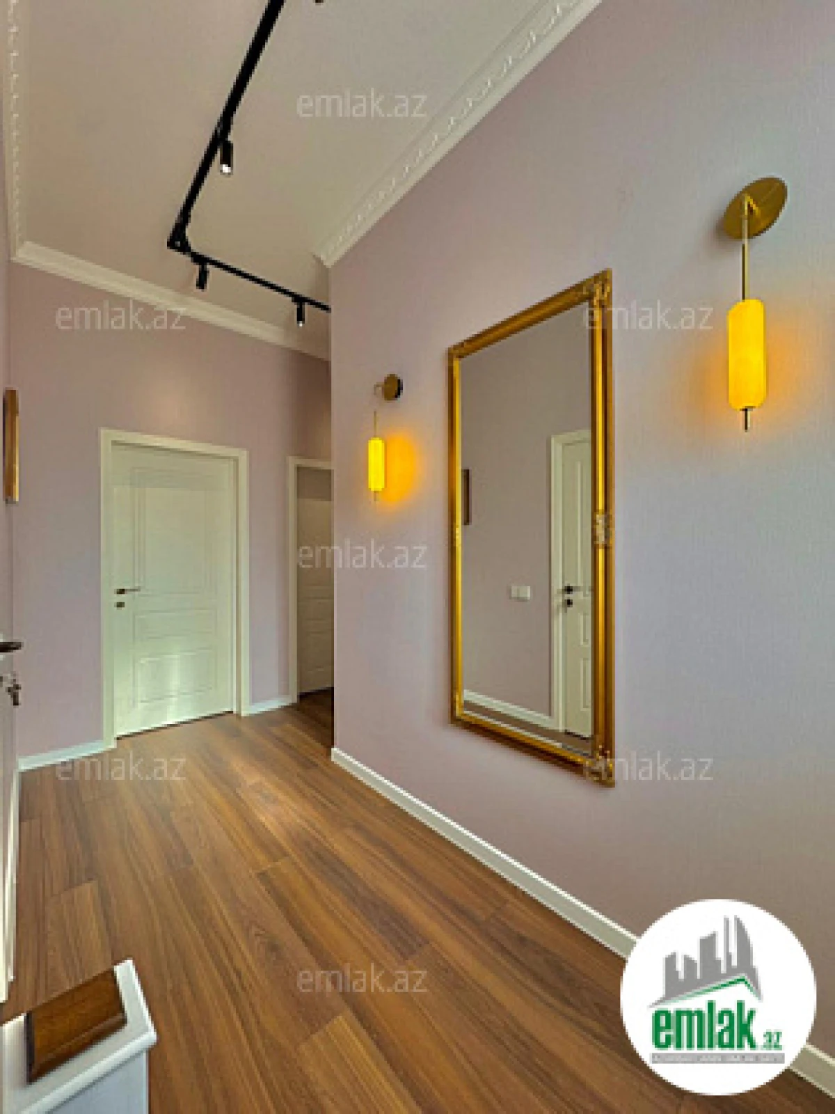 Satılır 4 otaqlı mənzil 180 m²