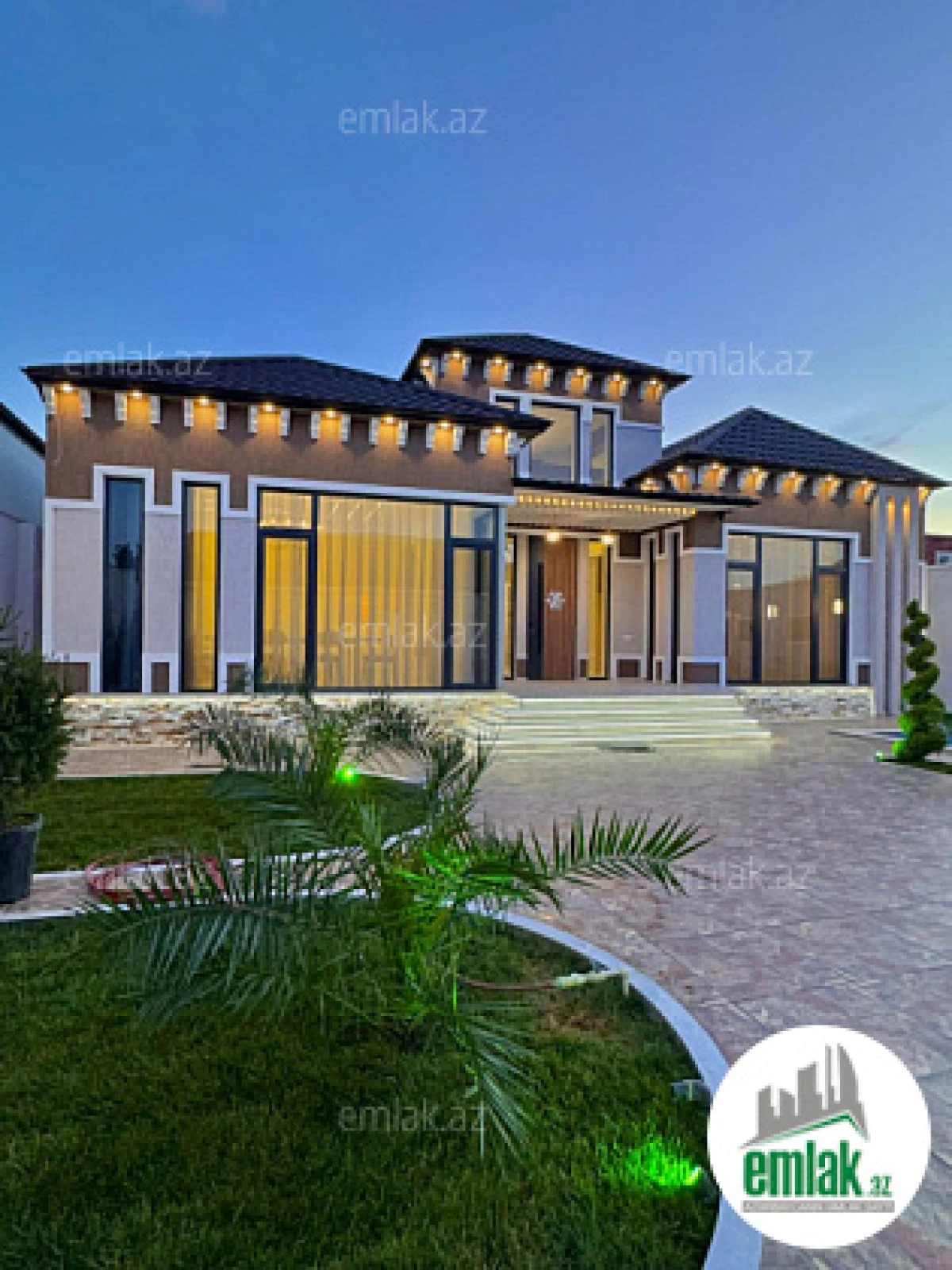 Satılır 4 otaqlı mənzil 180 m²