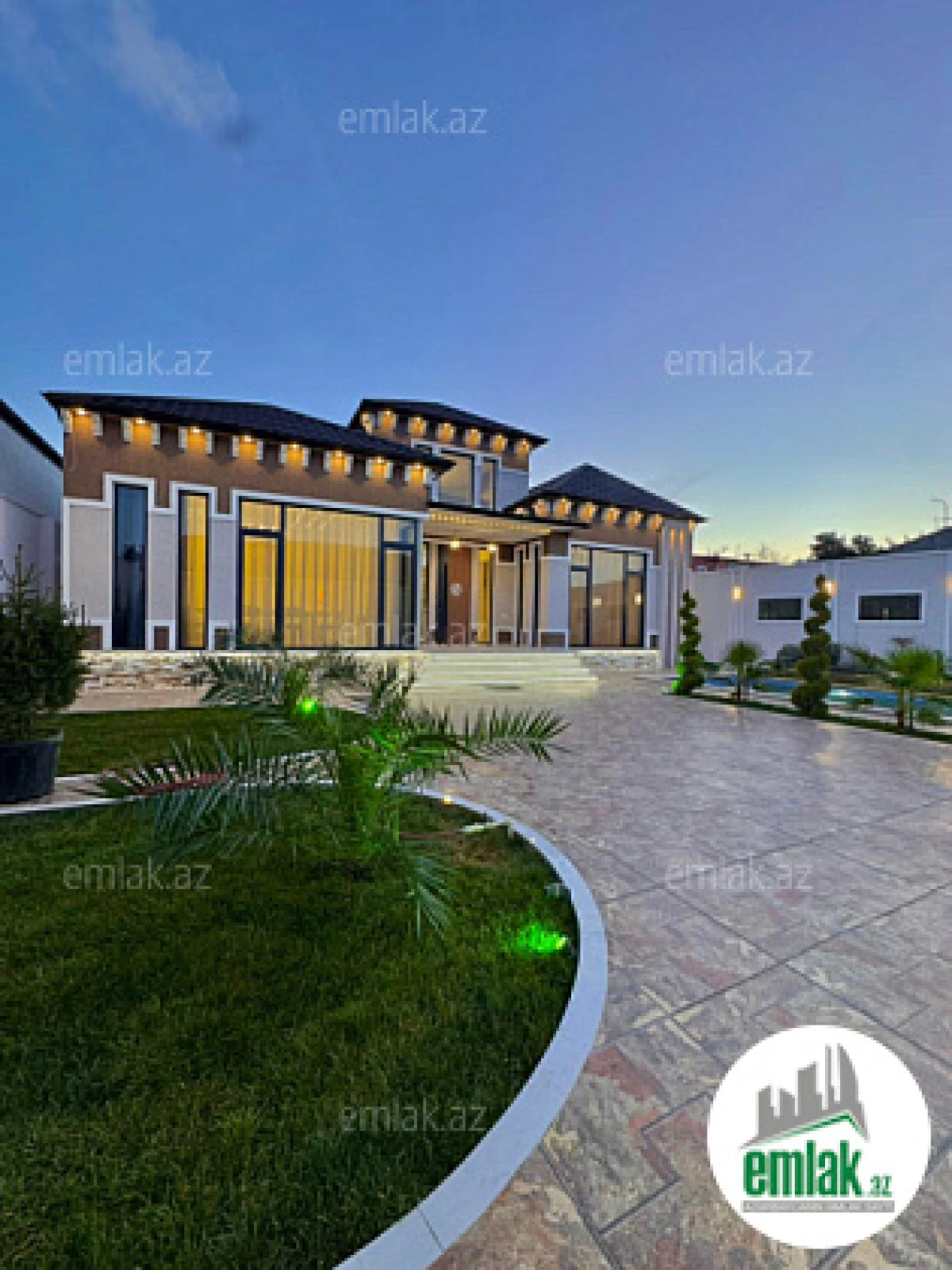 Satılır 4 otaqlı mənzil 180 m²