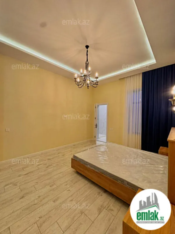 Satılır 4 otaqlı mənzil 180 m²