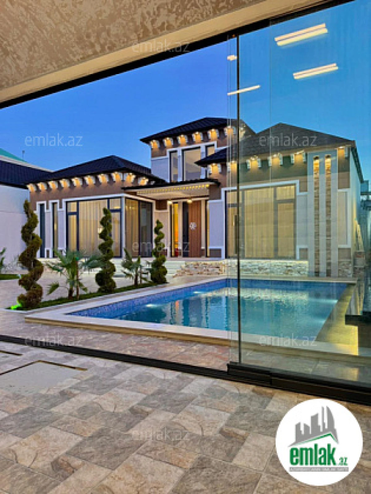 Satılır 4 otaqlı mənzil 180 m²