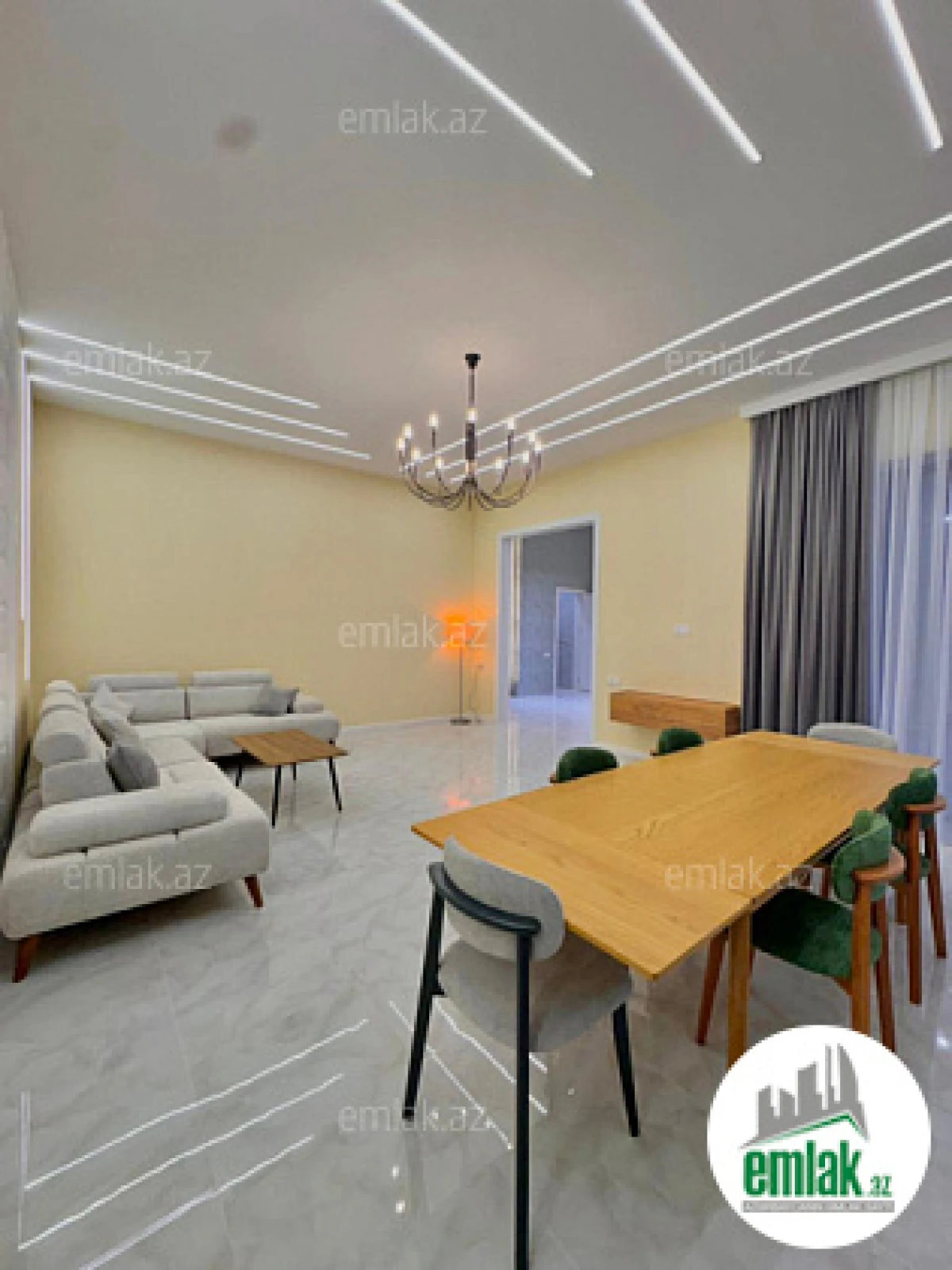 Satılır 4 otaqlı mənzil 180 m²