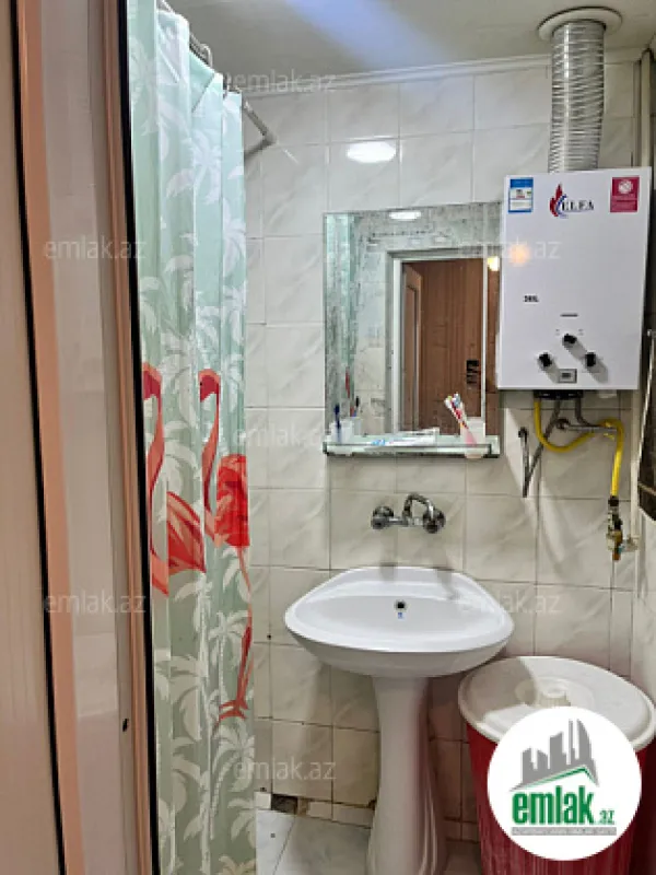 Satılır 3 otaqlı köhnə tikili 80 m²