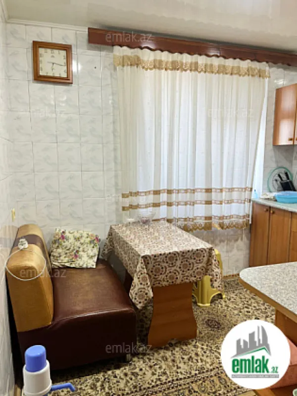Satılır 3 otaqlı köhnə tikili 80 m²