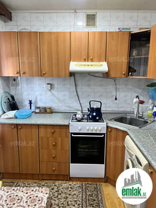 Satılır 3 otaqlı köhnə tikili 80 m²