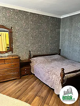 Satılır 3 otaqlı köhnə tikili 80 m²