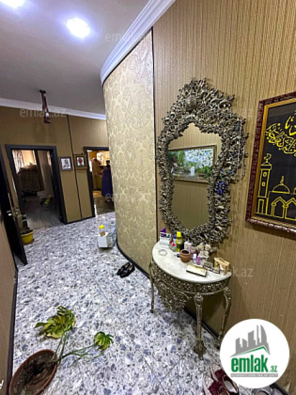 Satılır 3 otaqlı yeni tikili 130 m²