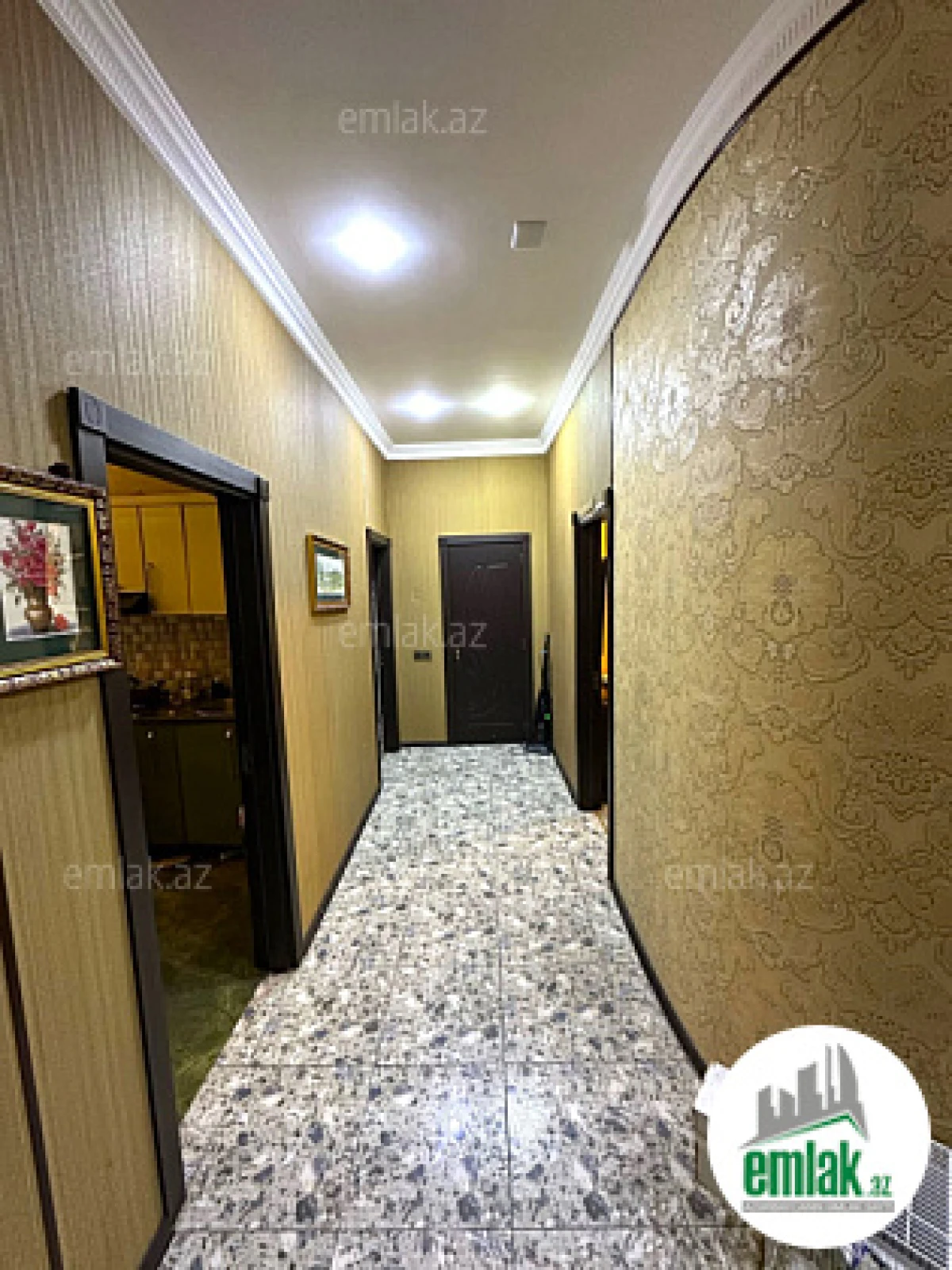 Satılır 3 otaqlı yeni tikili 130 m²