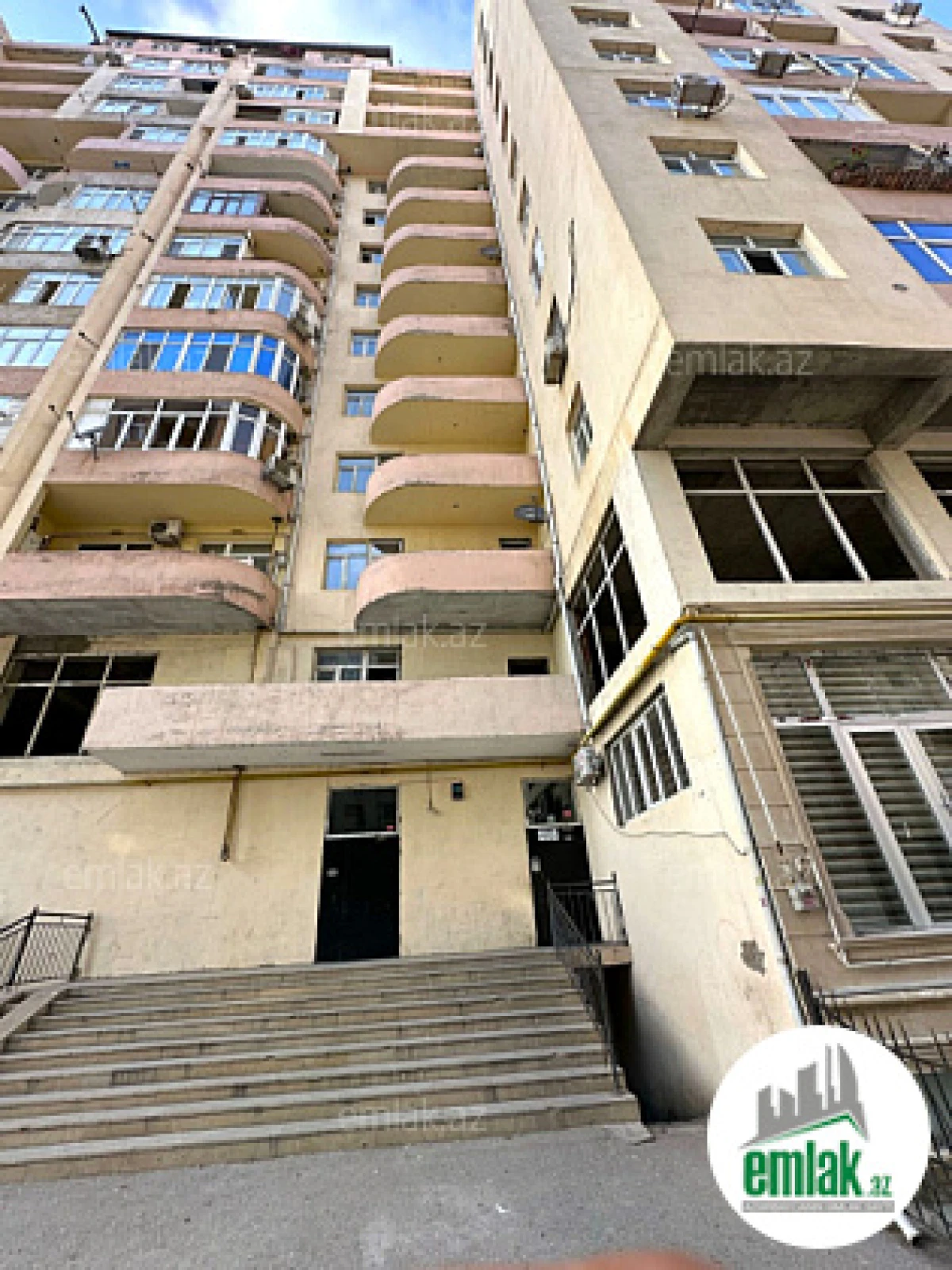 Satılır 3 otaqlı yeni tikili 130 m²