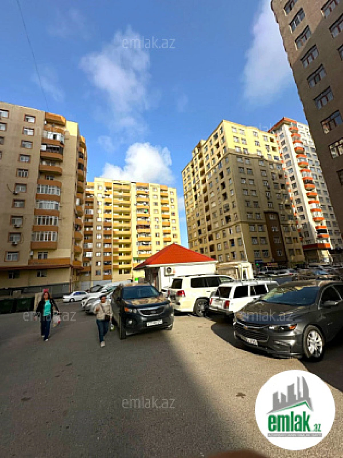 Satılır 3 otaqlı yeni tikili 130 m²