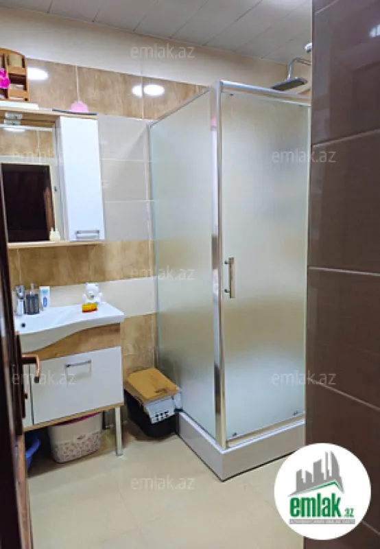 Satılır 7 otaqlı həyət evi 330 m²