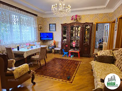 Satılır 7 otaqlı həyət evi 330 m²