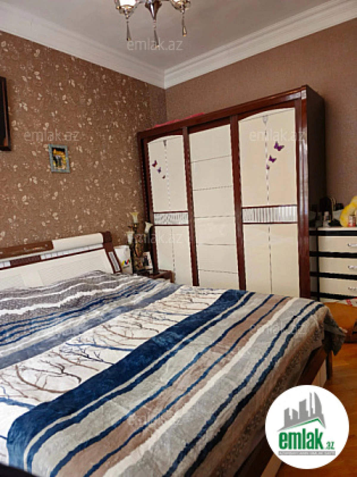 Satılır 7 otaqlı həyət evi 330 m²