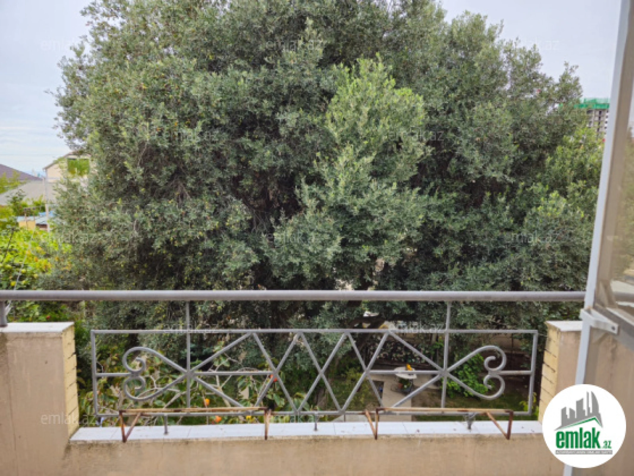 Satılır 7 otaqlı həyət evi 330 m²