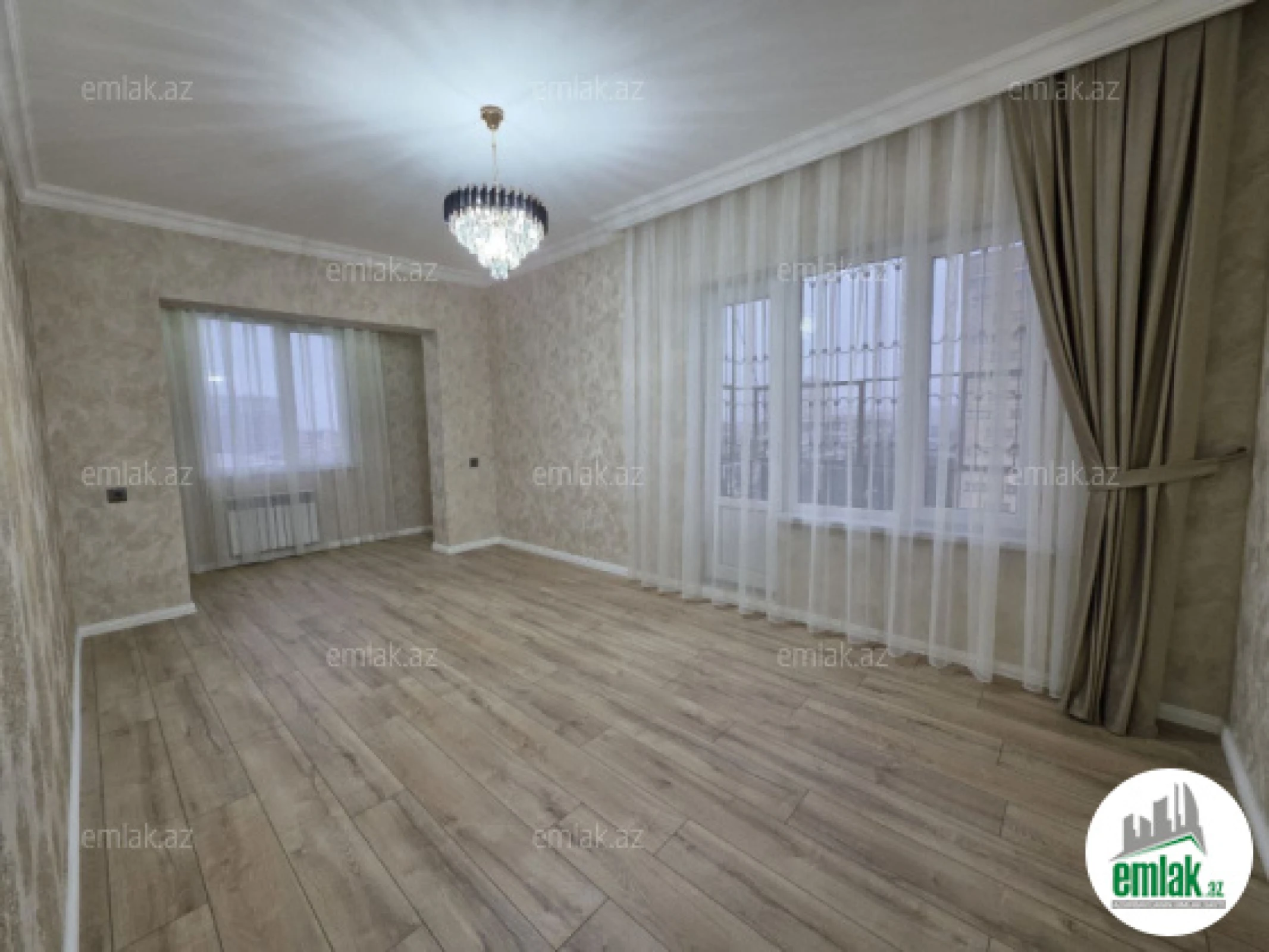 Satılır 2 otaqlı köhnə tikili 75 m²