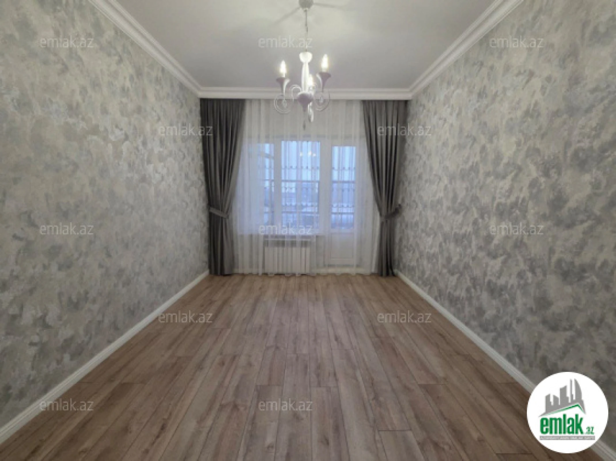 Satılır 2 otaqlı köhnə tikili 75 m²
